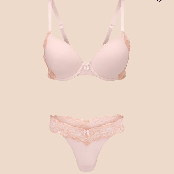 Bra & Thong set - Picture 1 of 1